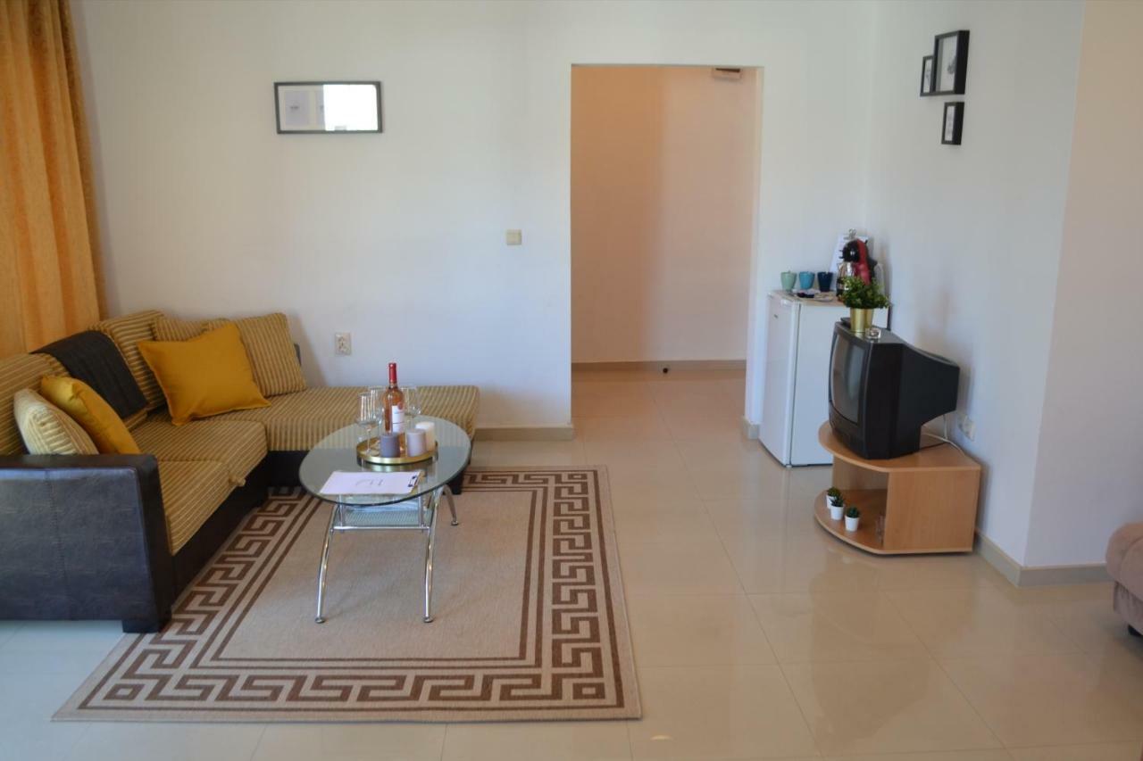 Villa Viktoria Studios ซาเรโว ภายนอก รูปภาพ